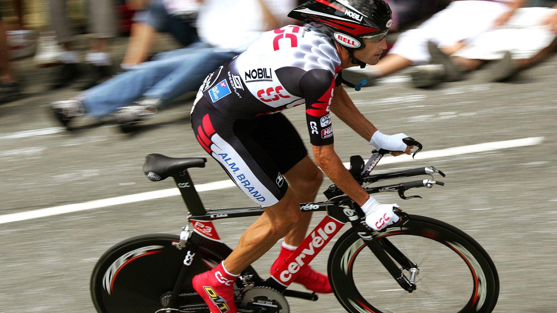 大范甘迪为球员教练鸣不平，民主政治就应人人发声，体育界沉默文化引争议