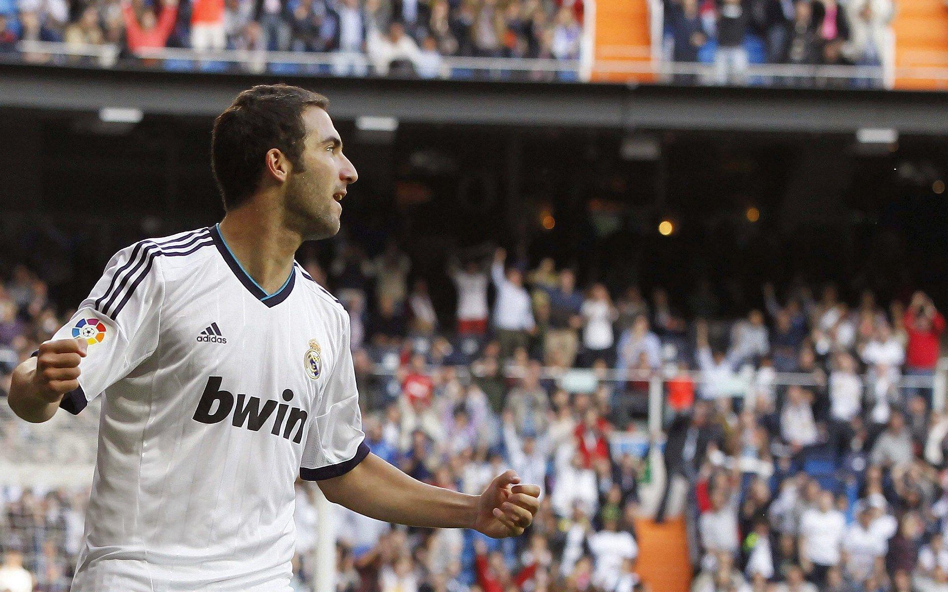 夜读思考，詹姆斯划下未来路径，湖人休赛期面临关键抉择